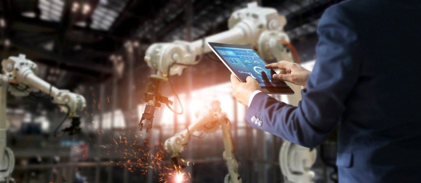 Bediening tablet in manufacturing